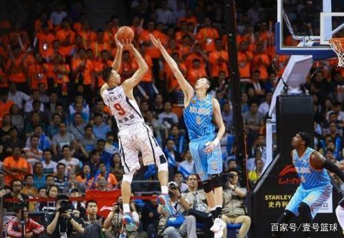 两队的战术 两队的战术